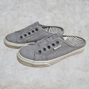 NWOB Taos EZ Soul Grey Wash Canvas Slip On Mule Sneakers Womens Size 8